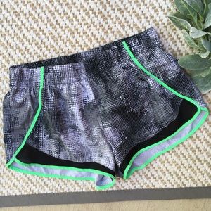 SO Grey Black Green Athletic Shorts Sz Small
